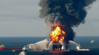 Meksikada neft platformasındakı partlayış nəticəsində ölənlərin sayı 5-ə çatıb