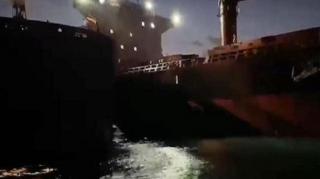İstanbul boğazında iki gəmi toqquşub 