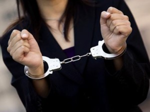 Avtomobillə piyadanı vurub qaçan qadın sürücü saxlanılıb