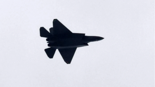 Çin Pakistana "gözəgörünməz"  qırıcılar verəcək