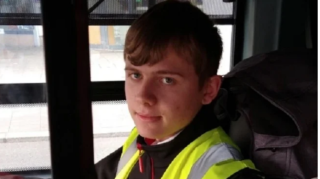 18 yaşlı avtobus sürücüsü  - FOTO