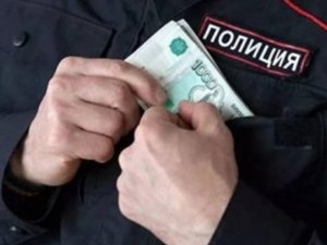 Rüşvət alan polis zabiti həbs olundu