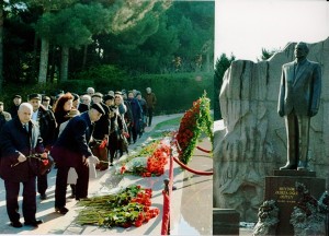 DİN Veteranlar Şurasının üzvləri ümummilli liderin məzarını ziyarət ediblər - FOTO