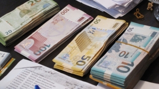Azərbaycan 9 ayda 1 milyard manatdan çox borclanıb