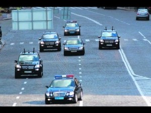 Yol polisi prezidentin maşınını saxladığı üçün mükafatlandırıldı