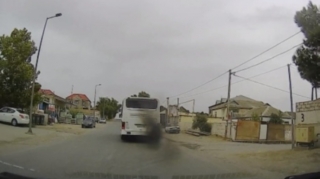 Ekologiyanın "anasını ağladan" avtobus sürücüsü  - VİDEO