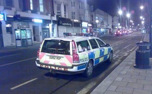 Sürücü avtomobili piyadaların üstünə sürdü: 2 yaralı