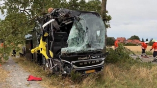 Sərnişin avtobusu aşıb, altı nəfər xəsarət alıb 