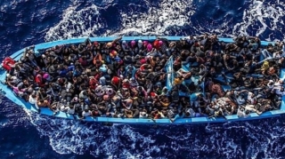 Miqrant qayığı batıb, 38 nəfər ölüb 