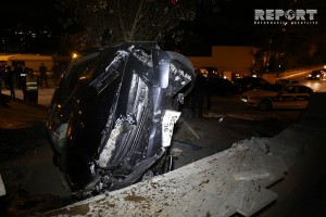 Bakıda yolda aparılan təmir işləri yol qəzasına səbəb olub - FOTO