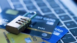 Bank kartlarından oğurluq edənlər saxlanıldı 