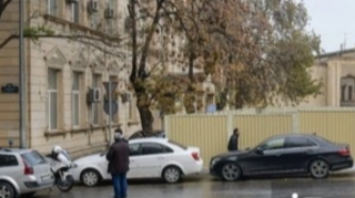 Metronun "İçərişəhər" stansiyasının yaxınlığındakı parklanmanın bağlanma SƏBƏBİ BİLİNDİ 