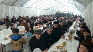 Azərbaycanda koronavirusun yayılması üçün təhlükə - Bəzi yerlərdə yas keçirilir 