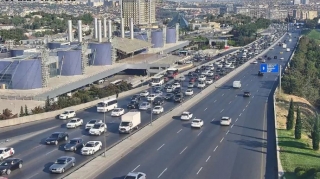 Bakının bir sıra yollarında sıxlıq var - SİYAHI 