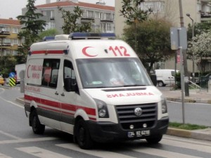 Türkiyədə yağış 4 körpünü aşırdı - Yaralılar var