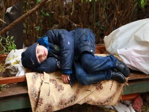 Bu uşaq iki aydır küçələrdə yaşayır – VİDEO