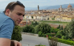 DİN arvadını balkondan atan art direktorla bağlı məlumat yaydı