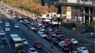 На каких улицах Баку 28 октября наблюдаются транспортные заторы? 