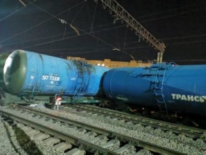  Rusiyada yük qatarı qəzaya uğradı; 8 sisterni relsdən çıxdı - FOTO