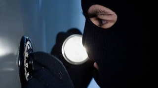 Bakıda mənzillərdən 13 min manatlıq oğurluq edən şəxs tutulub 