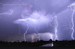 12 şagirdi ildırım vurub