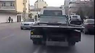 Salyan sakini evakuatorun altında qalaraq öldü 