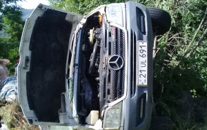 Dağlıq Qarabağda ekskursiya avtobusu aşdı: yaralananlar var - FOTO