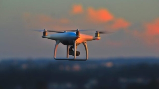 Böyük Britaniyada ilk dronlu poçt texnologiyası sınaqdan keçirilib 