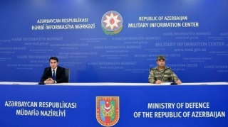 Müdafiə Nazirliyində Bərdəyə raket hücumu və cəbhədəki son vəziyyətlə bağlı brifinq - CANLI 