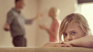 İcra məmuru borclunu müdafiə edir? - Ananın aliment iddialarına rəsmi cavab 