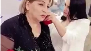 Müəllimlərə qızıl hədiyyə edilən məktəblərin direktorları cəzalandırıldı