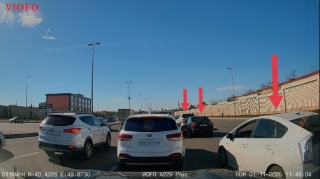 Sürücülərin bu qayda pozuntusu yolda hərəkəti iflic edir - VİDEO