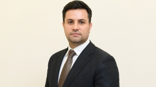 Rəqəmsal inkişaf və nəqliyyat nazirinə yeni müşavir təyin edildi 