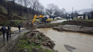 Leysandan sonra körpü qəzalı vəziyyətə düşdü - FOTOLAR 