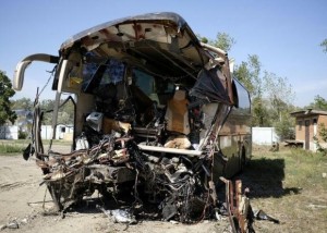 Avtomobil mikroavtobusla toqquşdu: 9 ölü, 15 yaralı