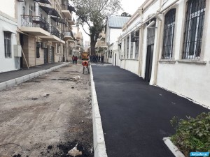 Bakıda yol çəkənlərdən biabırçı addım – Yolu daraldıb tıxac yaradırlar - FOTO