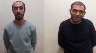 Bankomatdan pul çıxaranlara yardım adı ilə yaxınlaşıb pullarını oğurladılar - VİDEO 