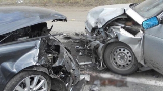 Ağdaşda "Mercedes" "07" ilə toqquşub – 4 yaralı, 1 ölü 