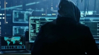 Bakıda qadının bank kartından 2000 manat oğurlandı 