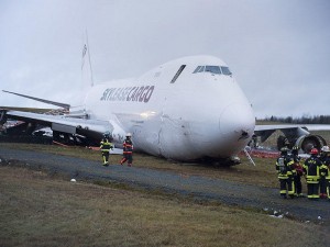 Hava limanında qəza: Boeing yoldan çıxdı - FOTO