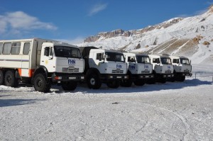 Goranboyda qarda batan avtomobilə yardım edilib