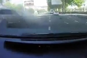 Dəhşətli avtomobil qəzası – Ürəyi zəif olanlar baxmasın - VİDEO