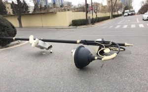 Bakıda güclü külək fəsad törədib – FOTO