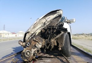 Dəhşətli qəzada ölüm-dirim mübarizəsi: Kamranı belə xilas etməyə çalışdılar - VİDEO