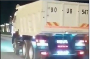 Azərbaycanda "təcili yardım"a oxşayan "Kamaz"-  90 UR 547 - VİDEO