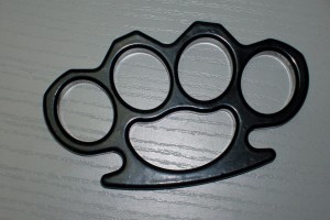 Bakı sakininin avtomobilindən beşbarmaq götürülüb