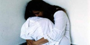 36 yaşlı qadın küçədə döyüldü - Bakıda