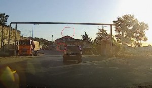 Enerji içkisinin qabını yola atan sürücü: Siz də tanıyın - 90 TV 286 - VİDEO