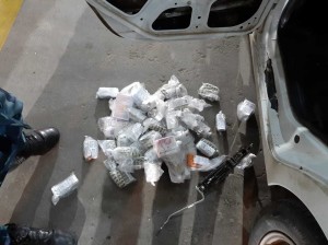 Maşından qanunsuz dərman preparatları aşkarlanıb - FOTO