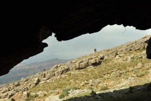 Cəlalabadda bir ailə 23 ildir MAĞARADA YAŞAYIR